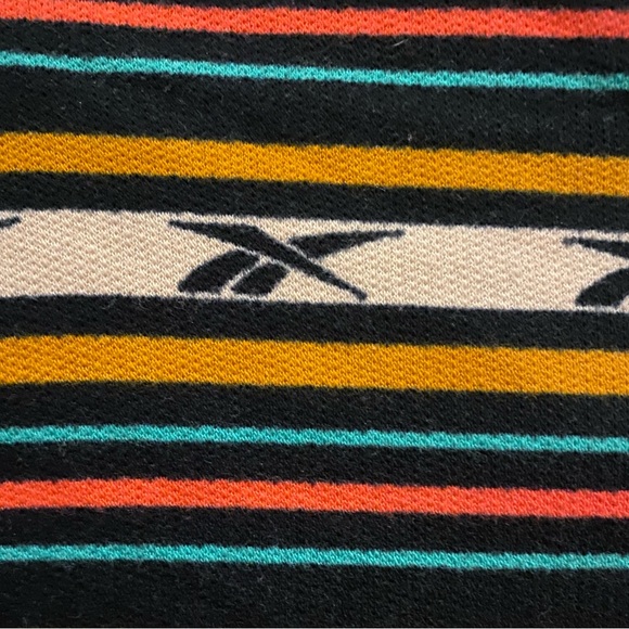 Reebok Classic Women’s Camp Stripe Crew Sweatshirt Cropped - Picture 7 of 7